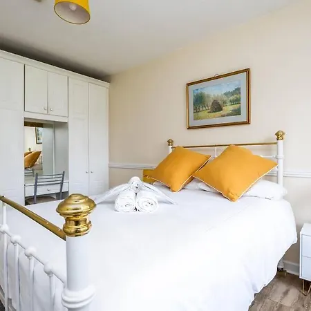 Beautiful 2-bedroom Maisonette Apartment Dublin